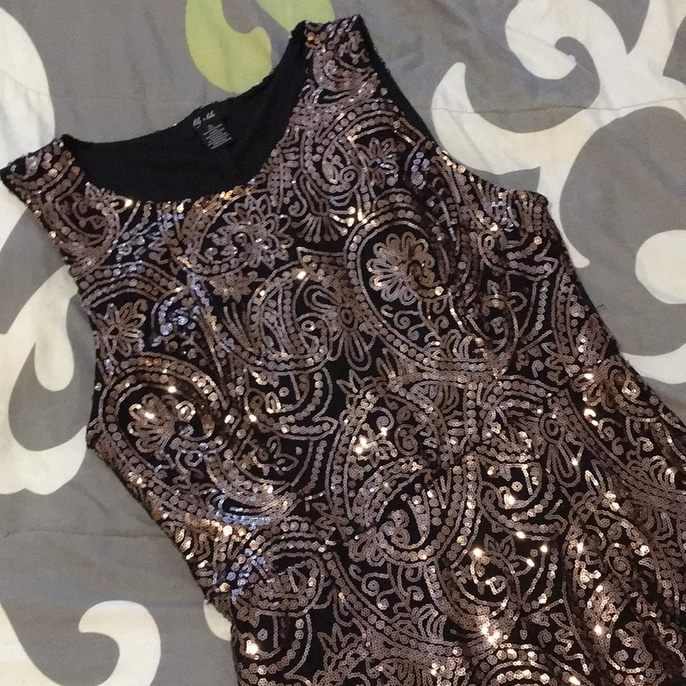 Dress - Picture 2 of 2